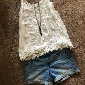 Sz 2 Universal Threads cuffed denim shorts 3” ins.